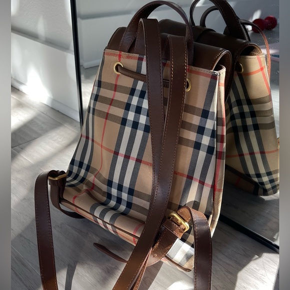 Vintage Burberry(S) Vintage Mini Backpack- ๐ผ - Picture 6 of 17